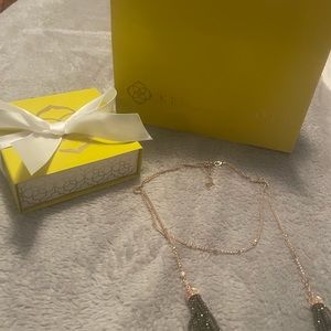 Kendra Scott Statement necklace in rose gold
